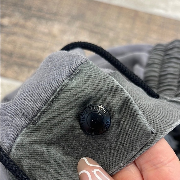 Thom Browne Gray Tapered Leg Sweatpants 4 Stripe Zip Pockets Mens S - Picture 8 of 14